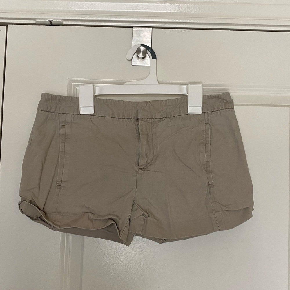 Beige gap shorts